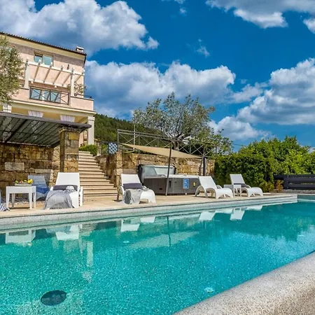 Gasthof Over The Hilltop 4*