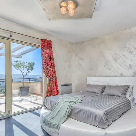 Over The Hilltop Πανσιόν 4*